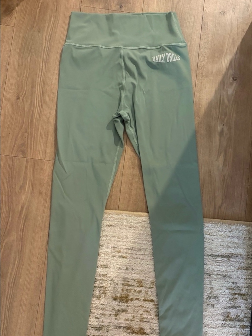 Daily Drills Leggings Size Small